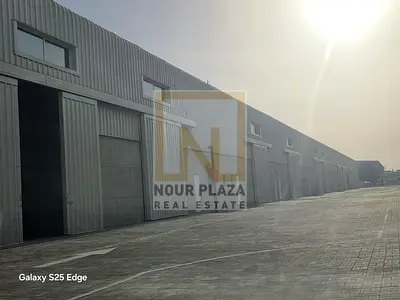 مستودع جديد كلياً للإيجار في موقع استراتيجي