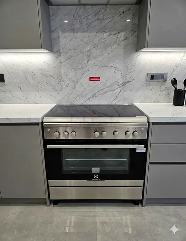 Electrolux full gass 5 burner with fan oven Cooking Range model EKG9000A4X 90x60