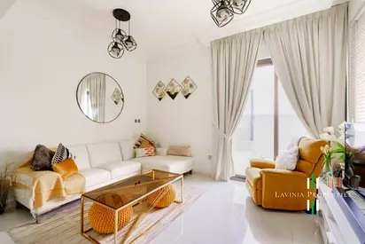 3 BHK + 5 BATH + MAID | SINGLE ROW | PRIVATE YARD