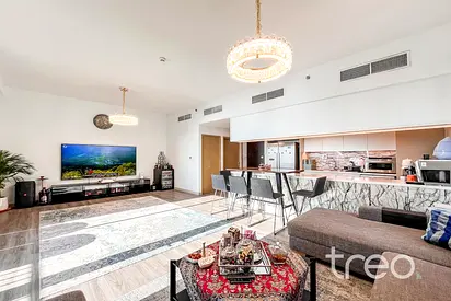 Sea Views | Vacant | Large Layout