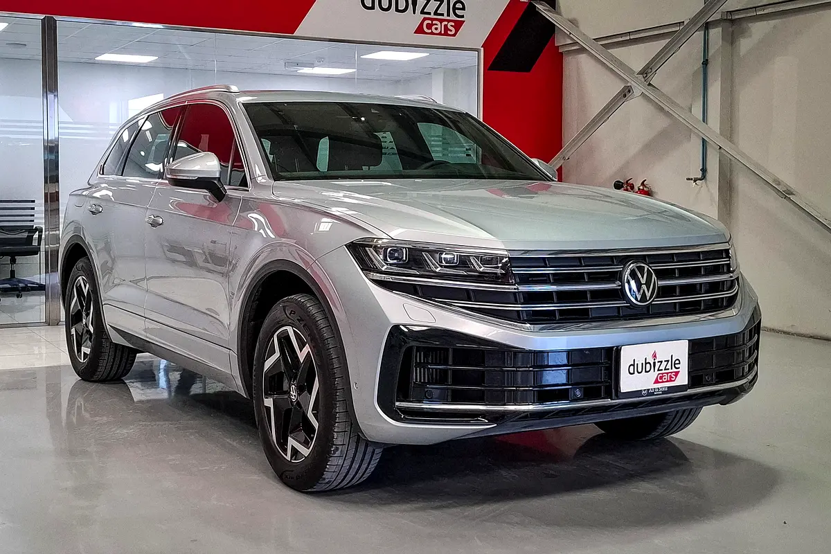 Volkswagen Touareg 2024 — photo 1 of 15