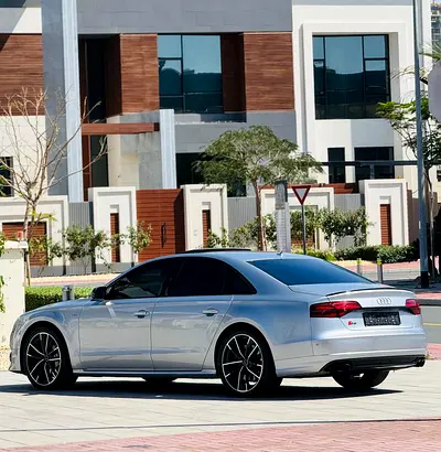 2016 AUDI S8 — миниатюра 5