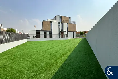 4 Bed G+2 | Large Corner Plot | Available Now
