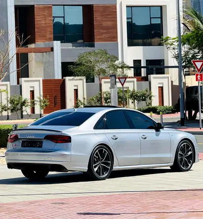 2016 AUDI S8 — миниатюра 7