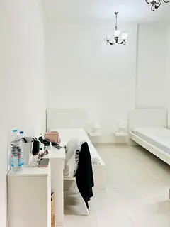 Bedspace in master room shared with one lady, ladies only apartment Al Barsha 1