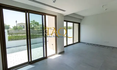 3BR Villa - La Violeta 1 Near Amenties with Balcony & Garden Views