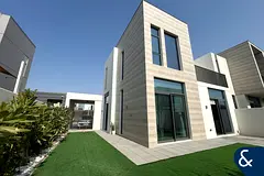 Single Row | Private Garden | Prime Location