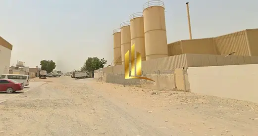 للبيع ارض مسوره  صناعيه في امارة الشارقه تملك خاص بمواطنين دول مجلس التعاون الخليجي