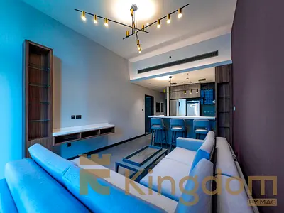 LAKEFRONT LIVING | STYLISH 1BR | WALK TO METRO