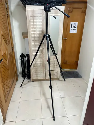 Manfrotto tripod 501 for sale minimum price urgent sale