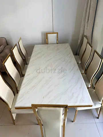 10-seater table