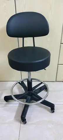Rolling stool chair