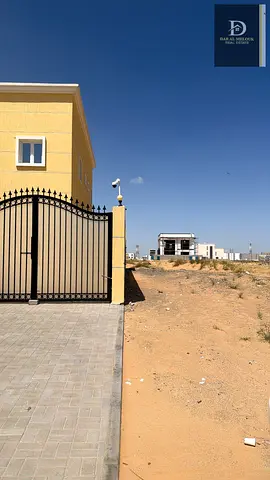 البيع من الشارقة / منطقة بساتين الزبير(دبدبه جنوب) قطعة ارض سكنية/ مساحة 5,136 قدم مميز جداً / على شارع 18 متر  تملك لجميع الجنسيات العربية تصريح : ا