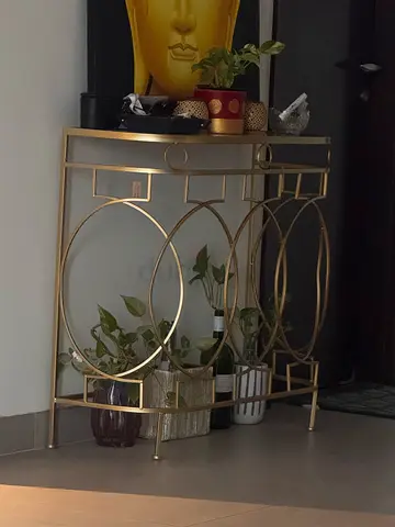 Entrance table with glass top