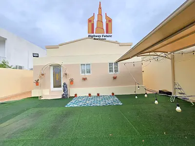 Like new 4 bedroom villa parking big hall outside kitchen outside maid room wardrobes 4 washroom 80k