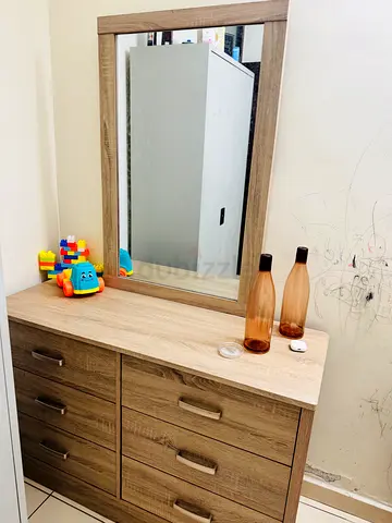 Dessing table dresser