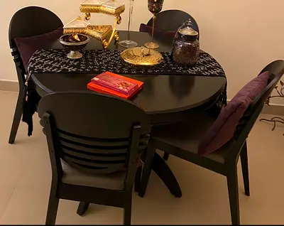 High end Stylish Round Dining Table with four Chairs , High Quality Wood