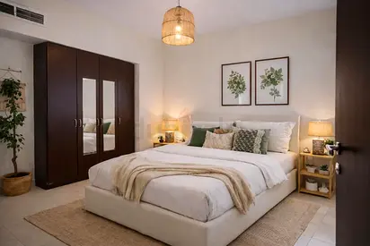 Master Room + Private Bath | Near Metro | Female Indian