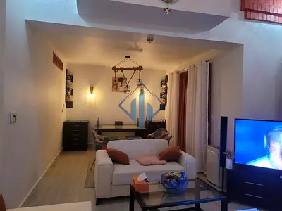 Prime Location-Walking Distance to Beach and Pool