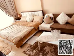 A golden opportunity: a studio apartment at a bargain price in the Orient Towers.