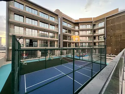 brand new building studio 450 sqft with gym,pool,tenis court, yoga room and a lot more.....