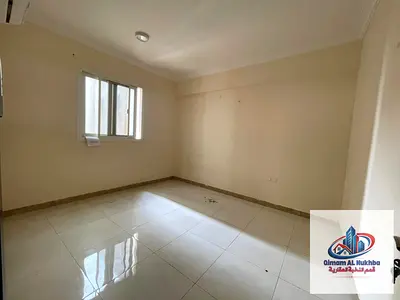 أجمل غرفه وصاله -مساحه كبيره جدا -تكييف وغاز مركزي -قريبه من كل الخدمات -سهله الوصول اليها