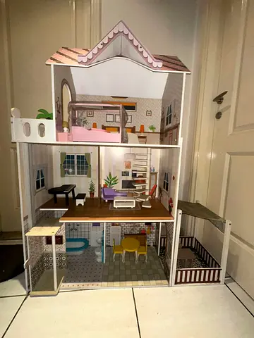 Doll house