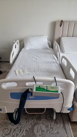 Adjustable Hospital Bed with Remote Control with electric air mattress