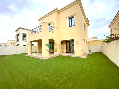 Vacant | Large Plot | Spacious 5BR