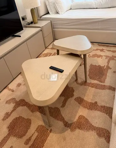 Set of 2 modern light-wood nesting coffee/side tables