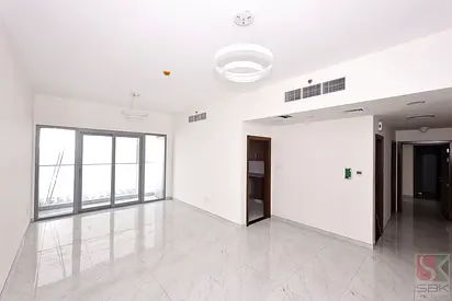 One Month Rent Free-Spacious 2 BR Flat