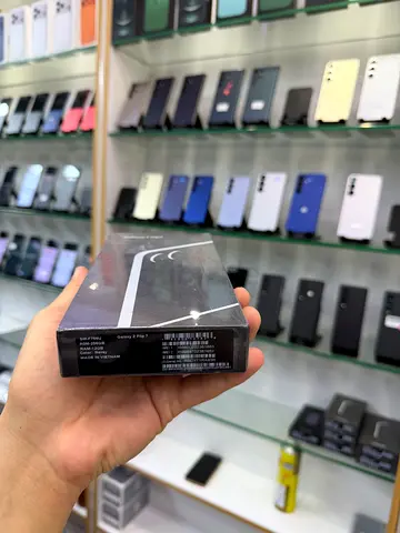 Samsung Galaxy Z Flip 7 Brand New