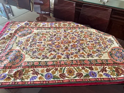 مفرش طاولة سفره عدد ٨ اشخاص راقي جدا من السوق المركزي طول ٢٧٠ سم وعرض ٩٠سم