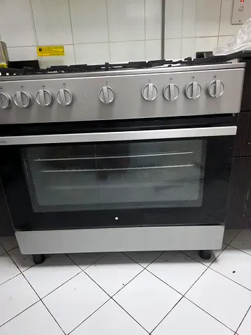 Five Burner Gas Cooktop with Oven