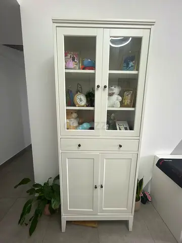 Stylish White Display Cabinet