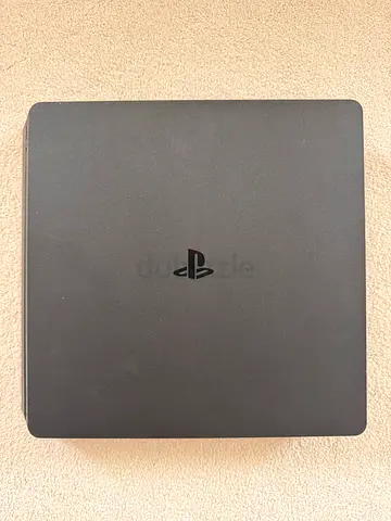 Ps 4 with games + controller