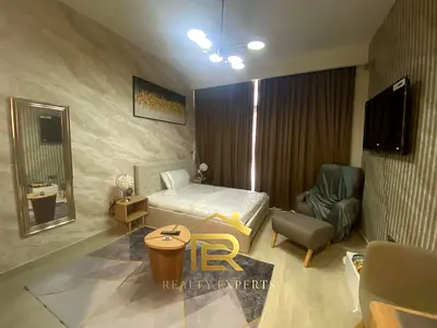 FULLY FURNISHED | VACANT | CHILLER FREE
