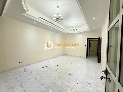 **HOT DEAL** SEMI INDEPENDENT-3BEDROOM -SINGLE STORY-CORNER VILLA-BIG GARDEN -AWAY FROM FLIGHT PATH-COVERD PARKING-CLOSED KITCHEN