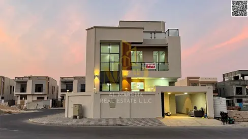 Own a corner villa on two streets, two floors and a roof, 6 master bedrooms, freehold ownership for all nationalities