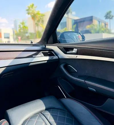 2016 AUDI S8 — миниатюра 16