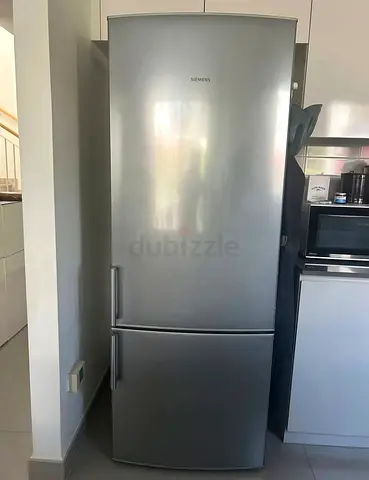 Siemens bottom fridge and freezer