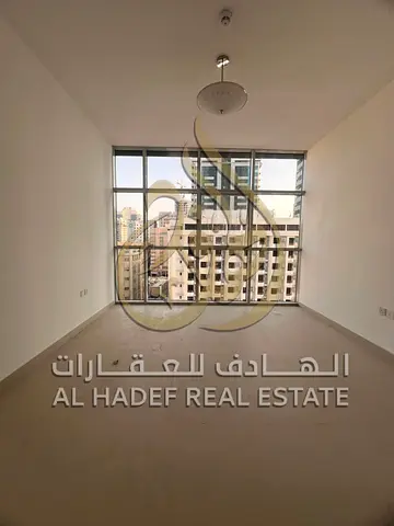 للإيجار شقة غرفتين وصالة مع غرفة خادمة في المجاز 1 – الشارقة