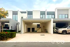 Stunning single row 3 bed townhouse