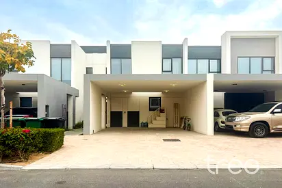 Stunning single row 3 bed townhouse