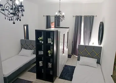Bed space for rent in discovery gardens