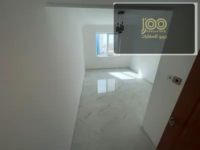 شقة غرفة وصالة سوبر ديلوكس بالنعيمية 3 على شارع خليفة، 2 حمام وبلكونة وإطلالة مفتوحة، مساحة كبيرة وسعر مميز.