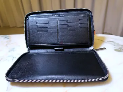 Stefano Ricci Black crocodile-embossed zip-around women’s wallet — gently used