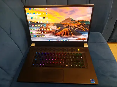 Alienware X17 R2 4k 17 inch display Core I7 12gen 12700h 1Tb 32gb Ram 3060 RTX No silly offers