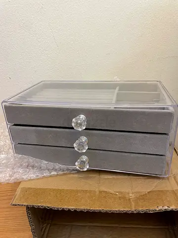 Grey velvet 3-drawer jewelry organizer with clear acrylic lid