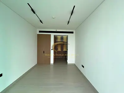 Luxury Living - Near to Circle Mall - Vacant